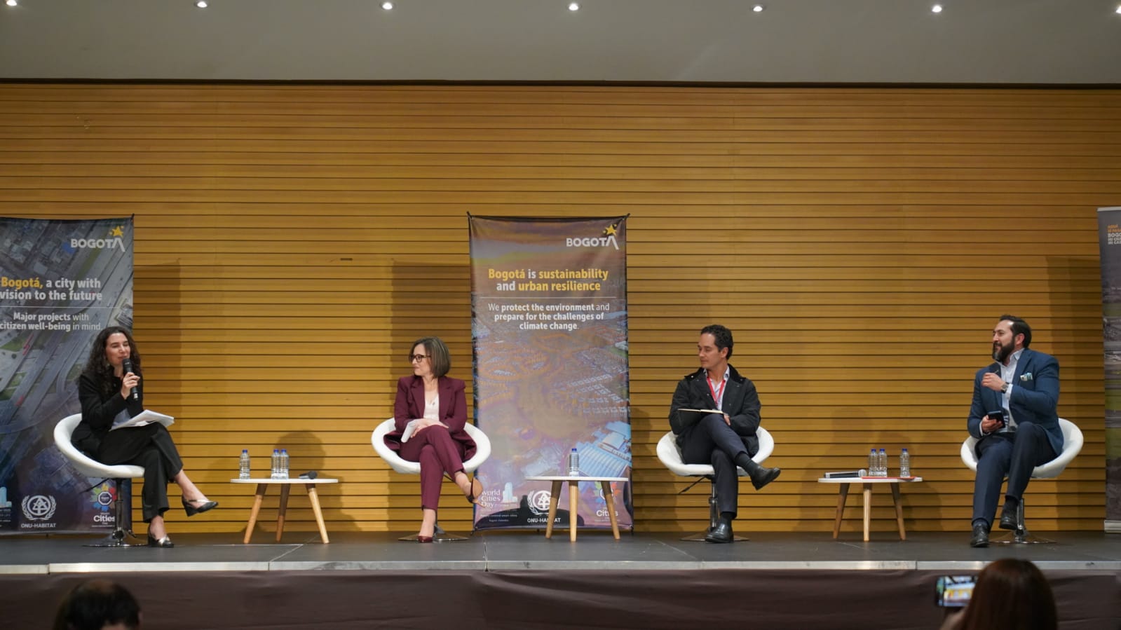 Expertos analizaron la importancia de la conexión de Bogotá con el mundo