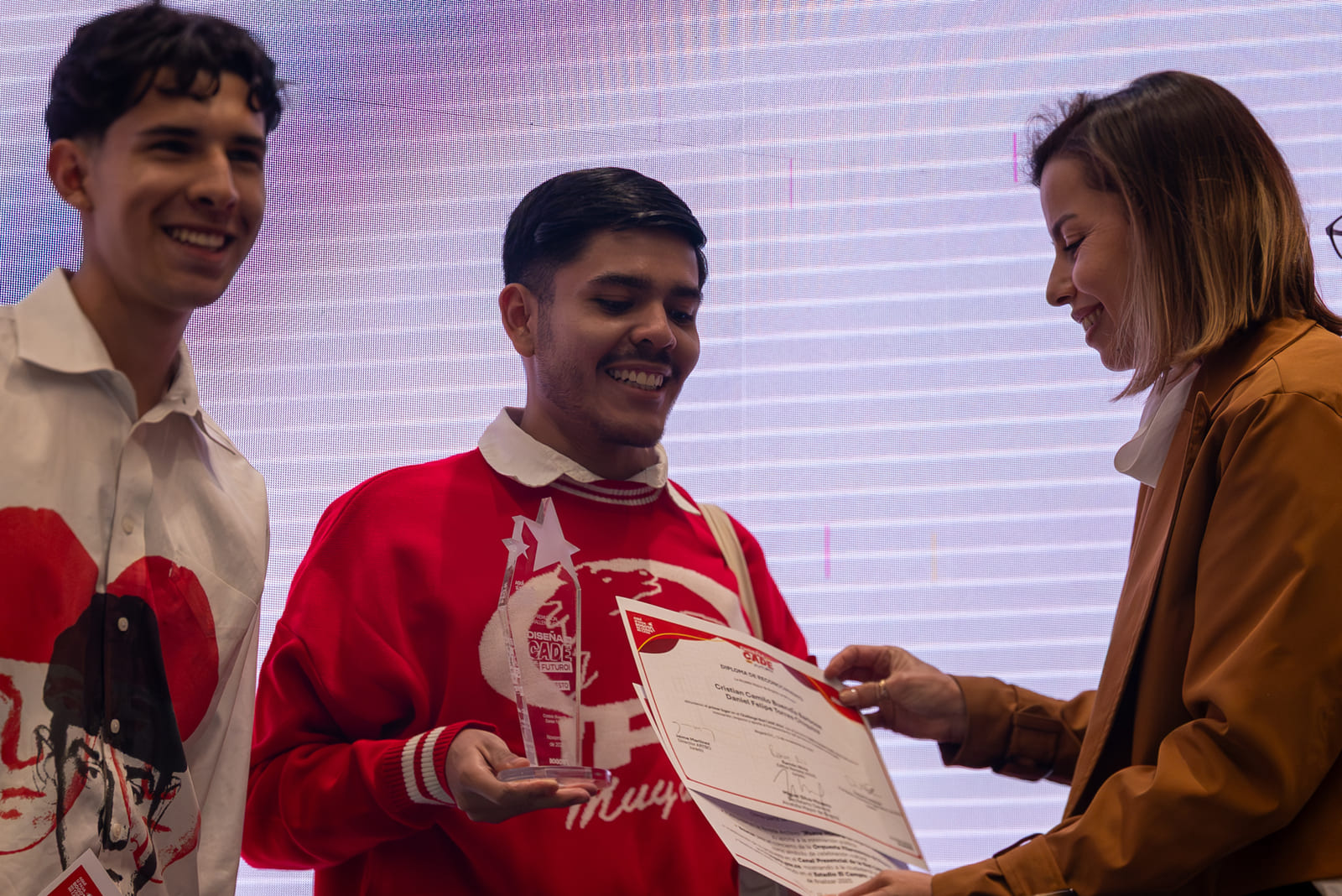 La Alcaldía de Bogotá premió la creatividad universitaria en el ChallengeCADE: Diseña los CADE del Futuro