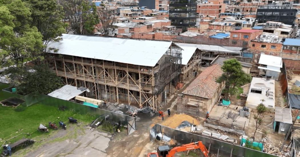 Fotografía reconstrucción edificio de mantenimiento complejo hospitalario san juan de Dios