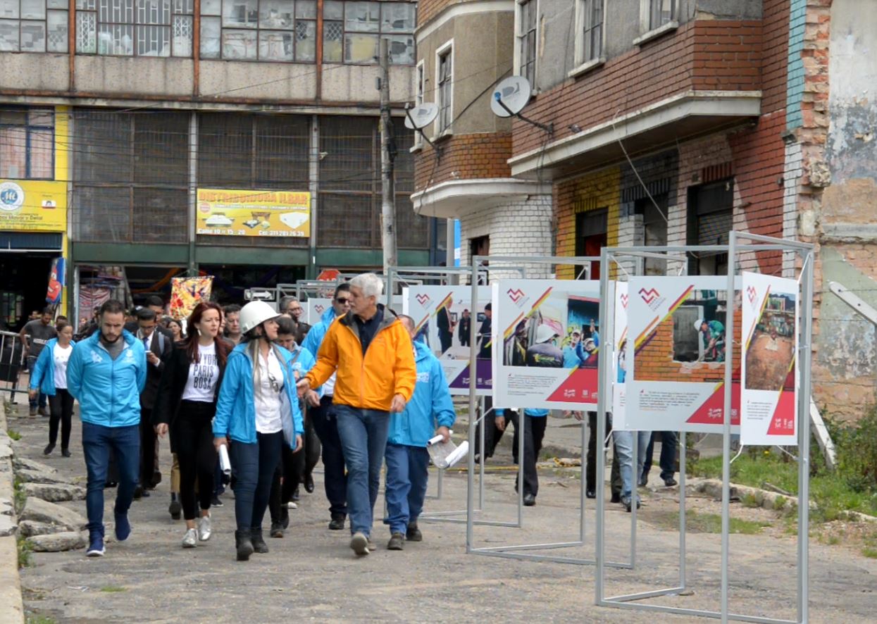 Alcalde Enrique Peñalosa participando de la intervención en el Bronx